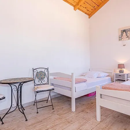 On Island Kaprije Dom wakacyjny *